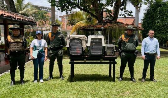 TRES GUACAMAYAS Y DOS LOROS FUERON DECOMISADOS EN UN OPERATIVO EN CARTAGO