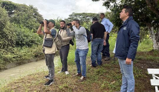 EN BUGALAGRANDE OBSERVAN AVES COMO ESTRATEGIA DE CONSERVACIÓN