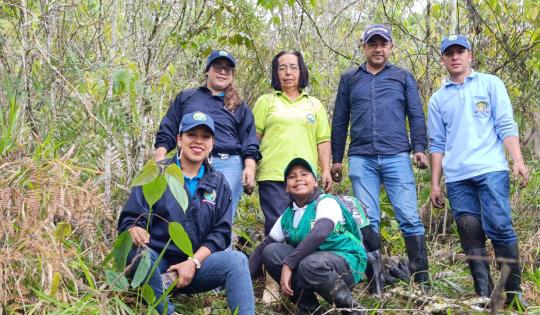 400 ÁRBOLES SE SEMBRARON PARA GARANTIZAR LA PROTECCIÓN DE DOS FUENTES HÍDRICAS