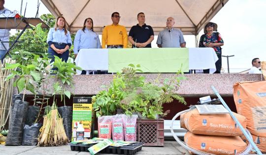 55 FAMILIAS CAMPESINAS DE PRADERA SE BENEFICIAN CON KITS DE SEGURIDAD ALIMENTARIA