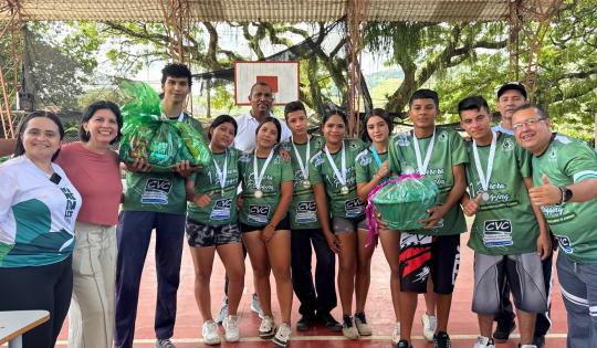 PLOGGING EN ANSERMANUEVO: ESTUDIANTES CORRIERON POR EL AMBIENTE Y RECOLECTARON 88 KILOS DE RESIDUOS