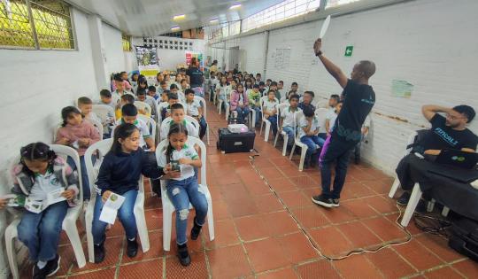 CVC Y FINCALI LLEVAN TRAVESÍA 70 A ESTUDIANTES DE MONTEBELLO